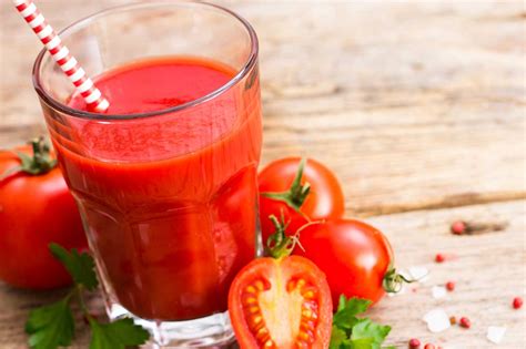 Jugo de tomate natural