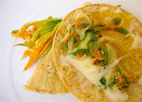 Quesadillas de flor de calabaza