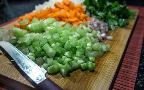 Verduras cortadas en brunoise para pisto