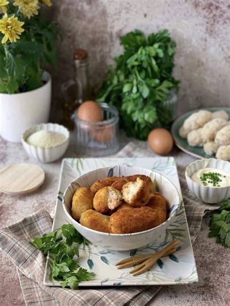 Ingredientes principales para croquetas de merluza y gambas