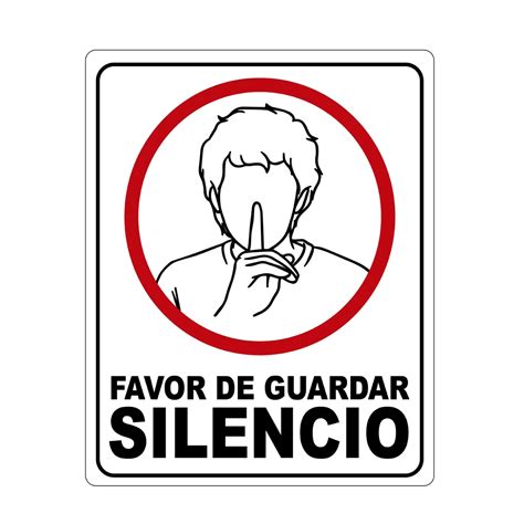 Mujer activando la función de silencio en un microondas