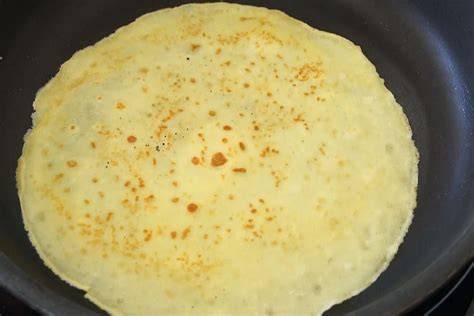 Crepes cocinándose en una sartén