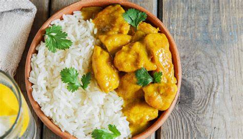 Cocción del pollo en salsa de curry
