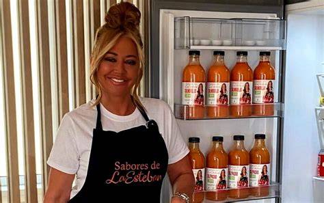 Belén Esteban con su gazpacho