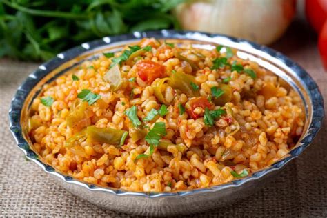 Variedad de platos con bulgur