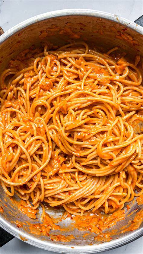 Plato de pasta con salsa cremosa de boniato