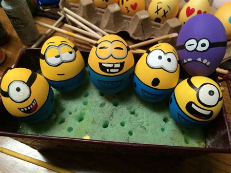 Huevos de Pascua decorados como Minions