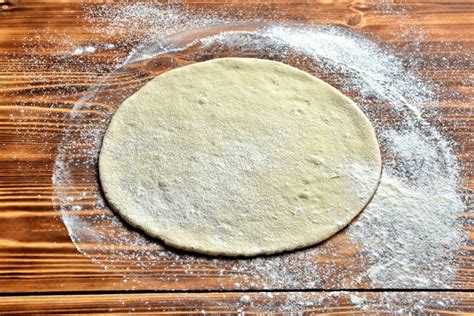 Masa de pizza estirada