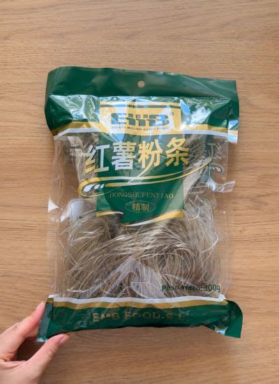 Fideos de boniato espiralizados con espinacas