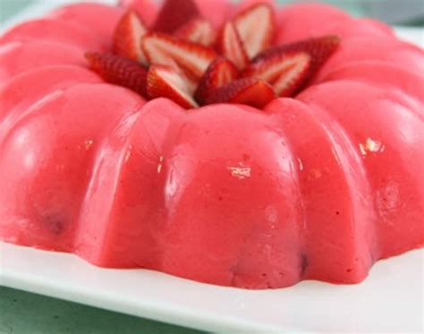 Ingredientes frescos para gelatina de fresa