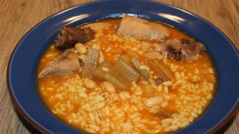 Arròs amb fesols i naps en plato