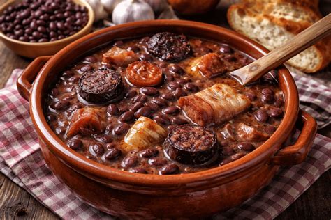 Plato de alubias de Tolosa con embutidos