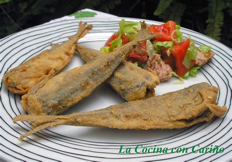 Jureles fritos en una bandeja