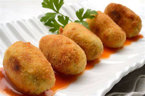 Variedad de croquetas de carne