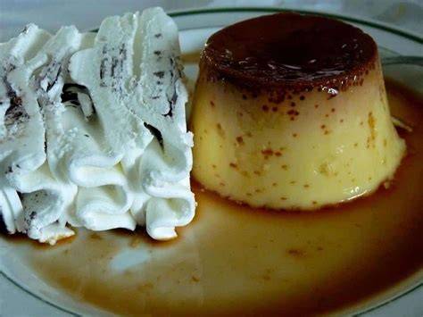 Flan de café con nata montada