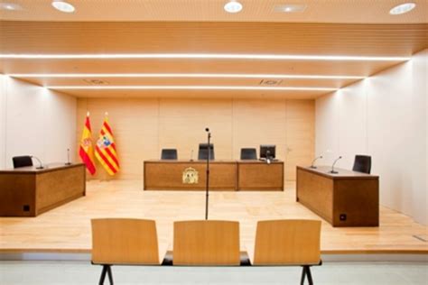 Javier Notivoli en una sala de juicios