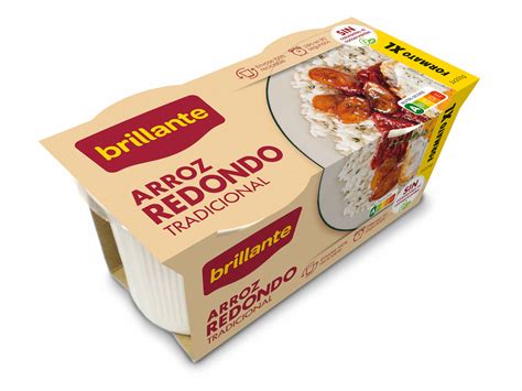 Vasitos de arroz caseros listos para servir