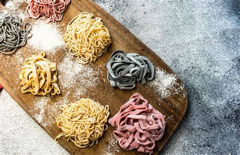 Variedad de pastas vegetales hechas con espiralizador