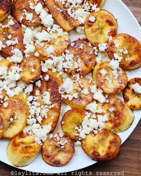 Plátanos maduros fritos con queso