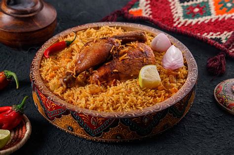 Ingredientes principales del Kabsa: arroz basmati, cordero y nueces