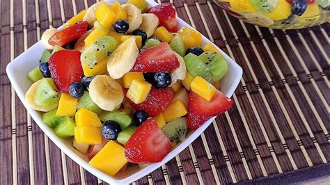 Variedad de frutas frescas para ensaladas