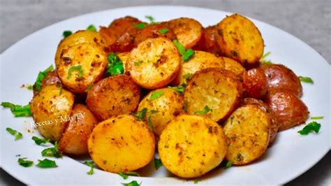 Papas criollas al horno con aderezo