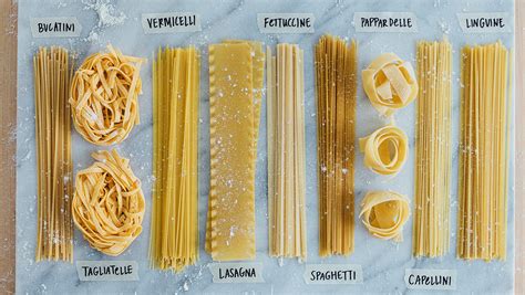 Variedades de pasta: espagueti, bucatini, linguine y fettuccine