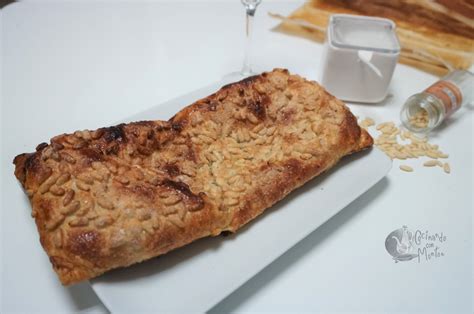 Coca de rinxons (chicharrones)