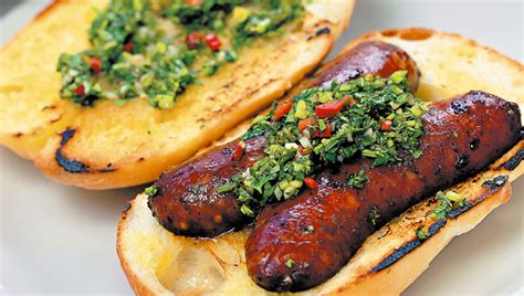 Choripán argentino a la parrilla
