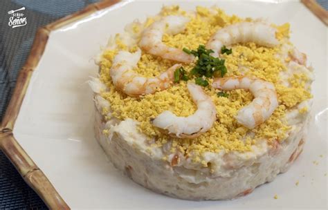 Ensaladilla de verano con alcachofas y gambas