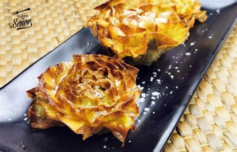 Alcachofas en flor con langostinos y mayonesa