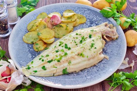 Esquema de preparación del lenguado con guarnición de patatas