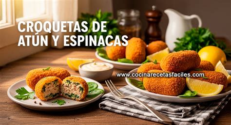 plato de croquetas de atún doradas y crujientes recién hechas