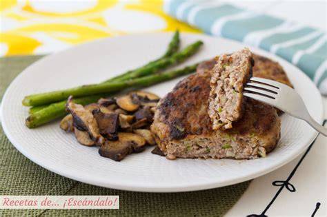 Filetes rusos caseros con guarnición de verduras