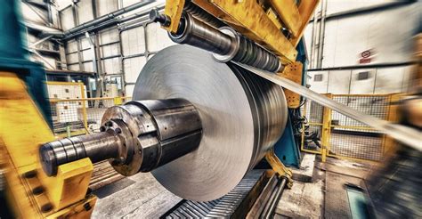 Proceso de corte y laminado del calabacín
