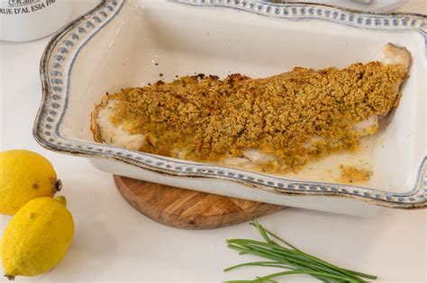 Merluza horneada con costra de ajos