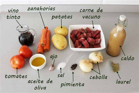 ingredientes frescos para guiso de carne
