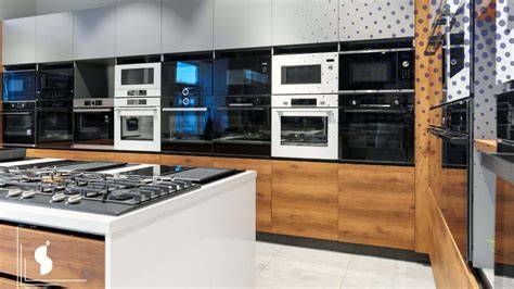 Diferentes modelos de hornos Balay en cocinas modernas