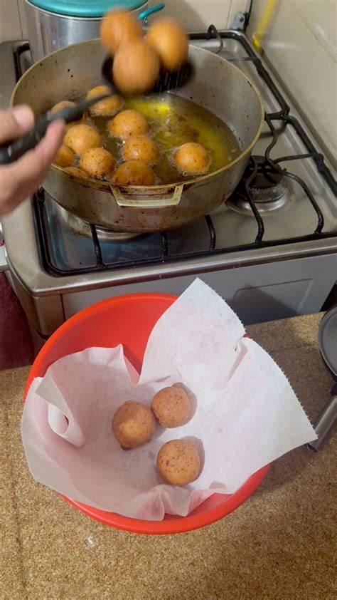 Ingredientes para buñuelos de huevo y leche