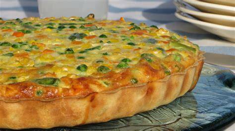 Tarta salada preparada con masa de mayonesa