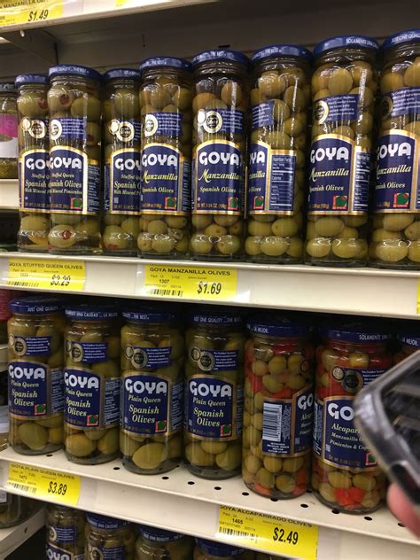 Aceitunas en tarros de cristal bien sellados