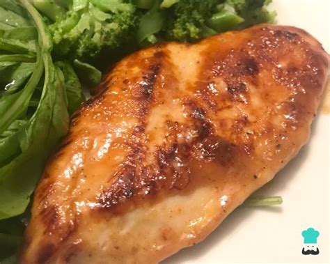 Pechuga de pollo marinada con limón y ajo