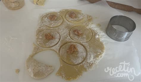 Esquema de sellado de empanadillas con cortapastas