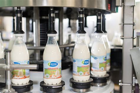 Línea automatizada de envasado aséptico de leche