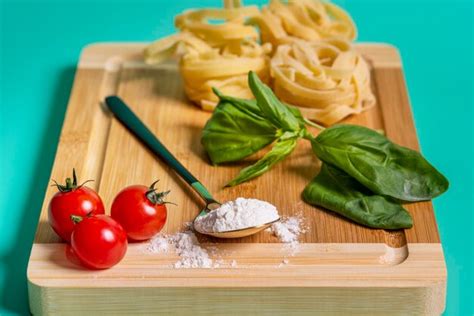 Ingredientes frescos para preparar pasta italiana