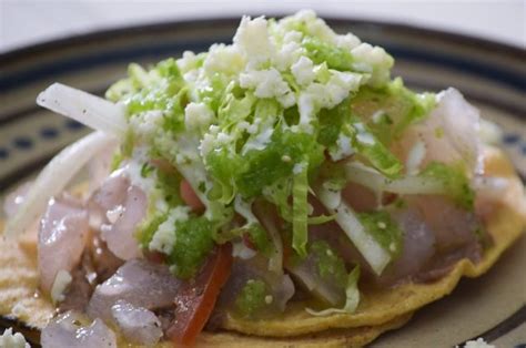 Tostadas de pata de res listas para servir