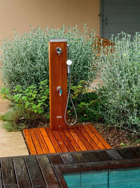 Ducha de jardín de madera para exteriores