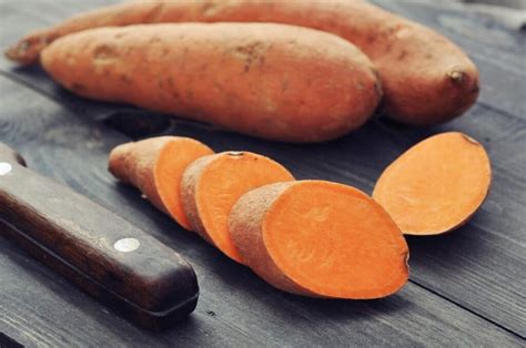 Variedades de boniatos y batatas con sus diferentes colores de pulpa