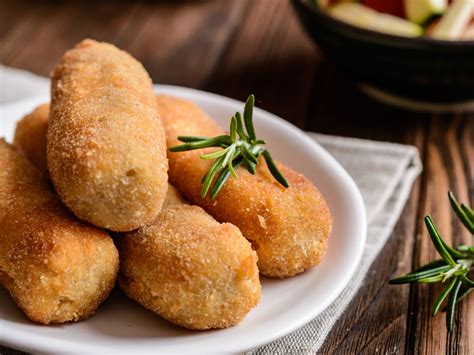 Proceso de rebozado de croquetas