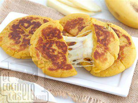 Masa de plátano maduro lista para formar arepas
